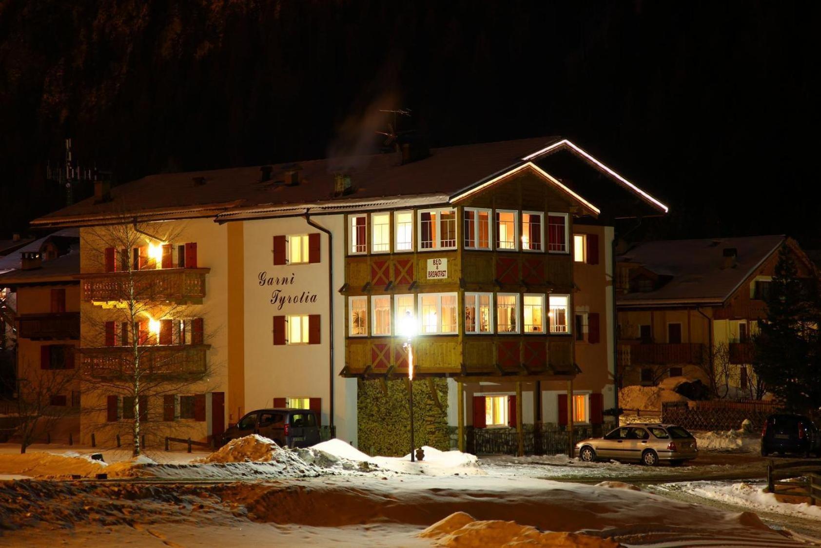Garni Tyrolia Hotell Campitello di Fassa Eksteriør bilde