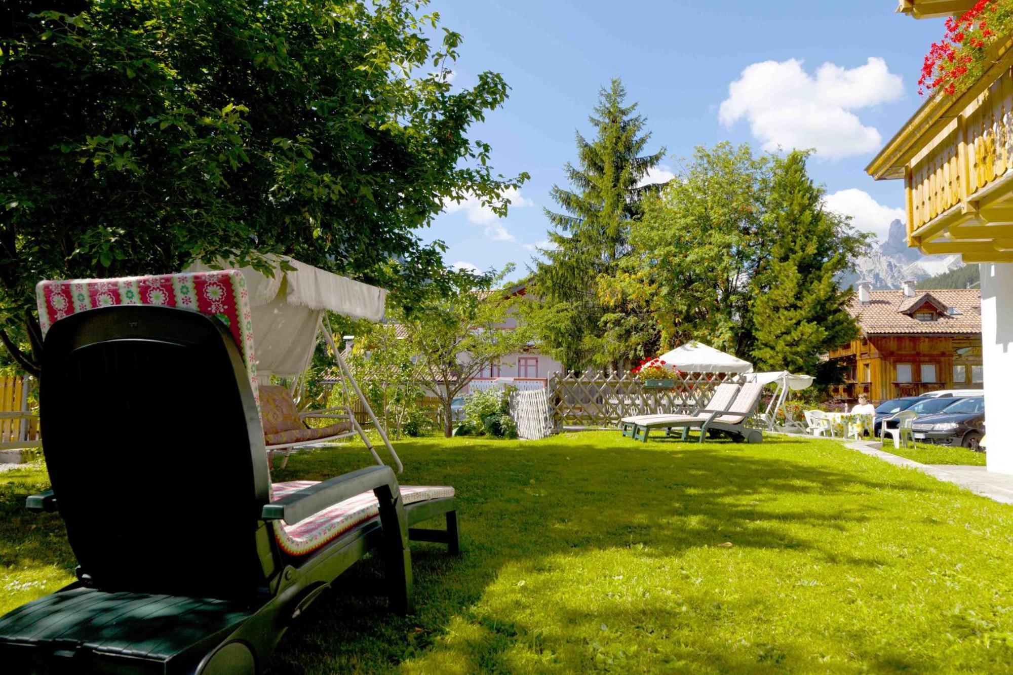 Garni Tyrolia Hotell Campitello di Fassa Eksteriør bilde