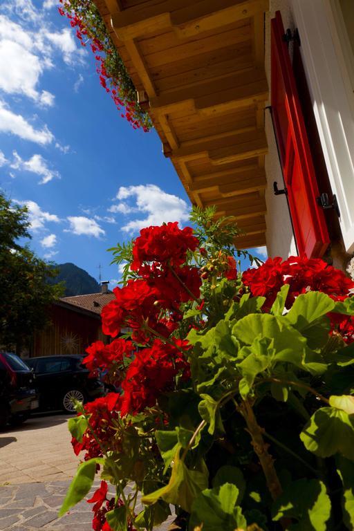 Garni Tyrolia Hotell Campitello di Fassa Eksteriør bilde