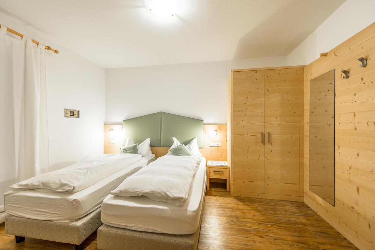 Garni Tyrolia Hotell Campitello di Fassa Eksteriør bilde