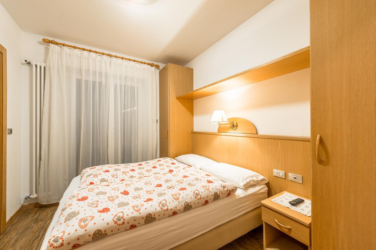 Garni Tyrolia Hotell Campitello di Fassa Eksteriør bilde